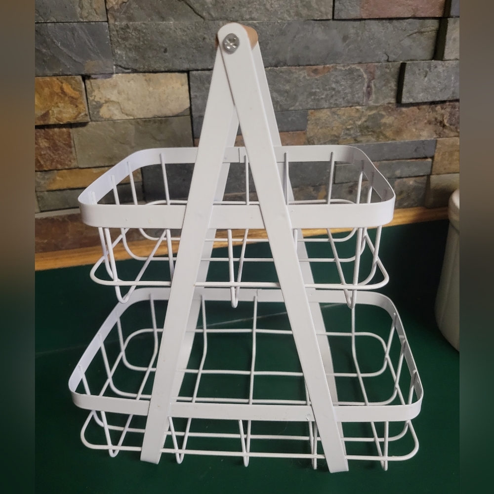 Cute Farmhouse Tiered Basket 😍 C1